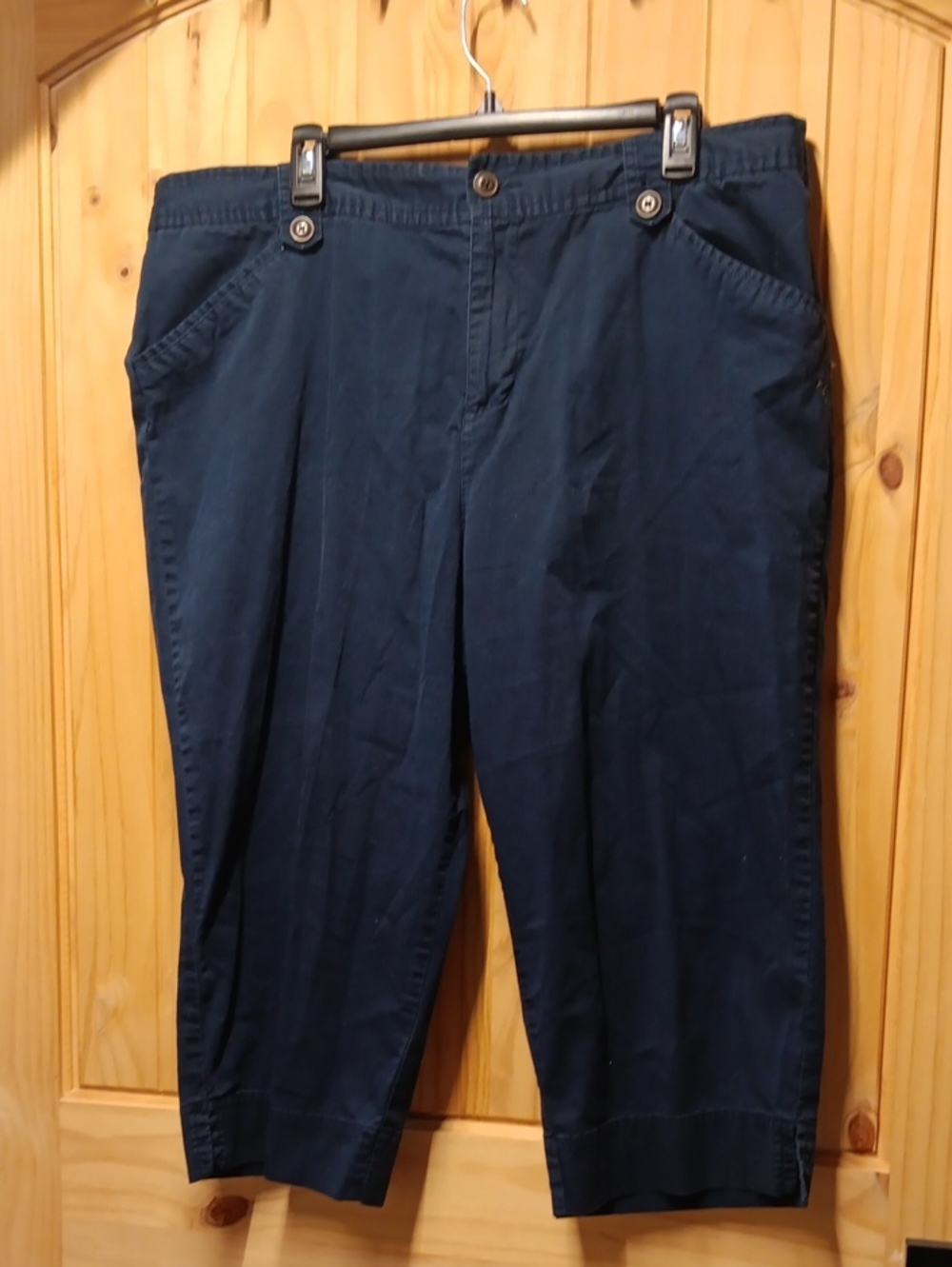 White Stag Women's Capris EUC